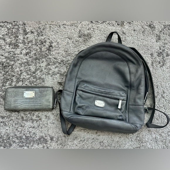 Michael Kors Leather Backpack + Wallet Set Gray main image 8